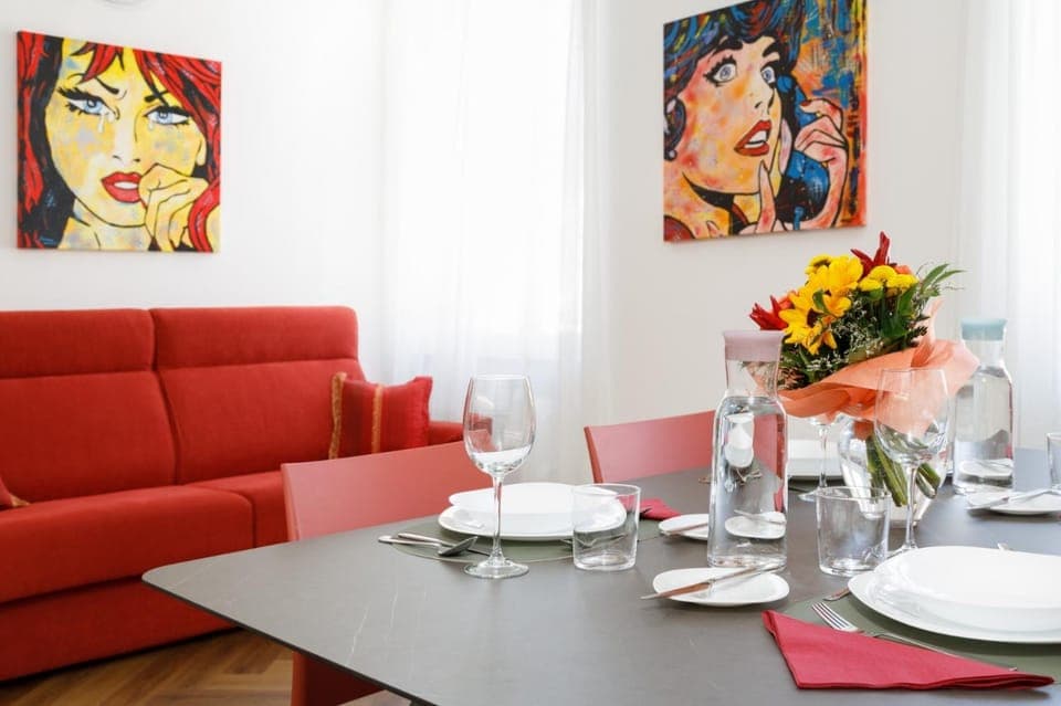 Living room, Seating area, Dining area