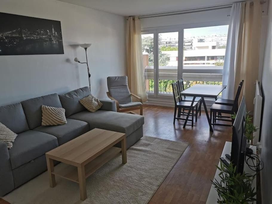 View (from property/room), Balcony/Terrace, Living room, Seating area, Dining area