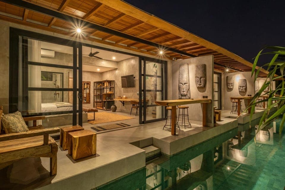 Property building, Swimming pool