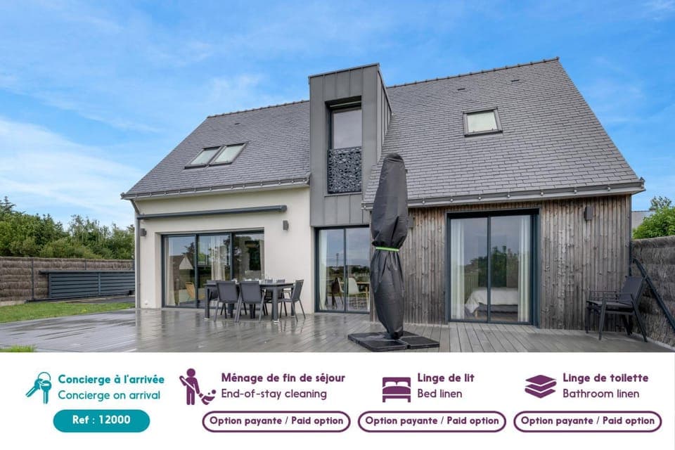 Property building, Facade/entrance, Off site