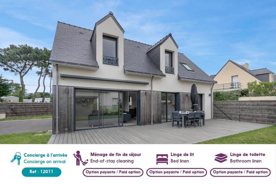 Property building, Facade/entrance, Off site