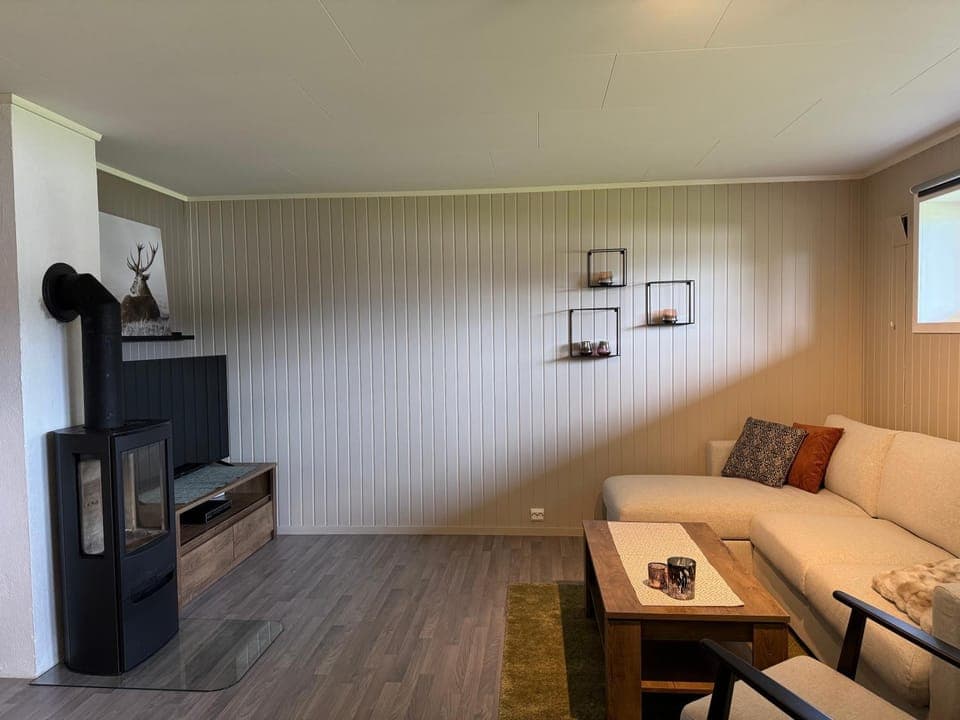 Communal lounge/ TV room, TV and multimedia, Living room, Seating area