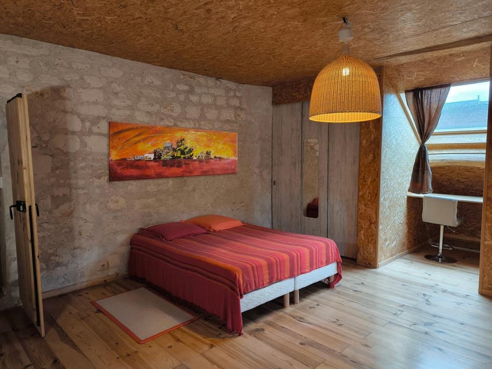 Bed, Photo of the whole room, Bedroom