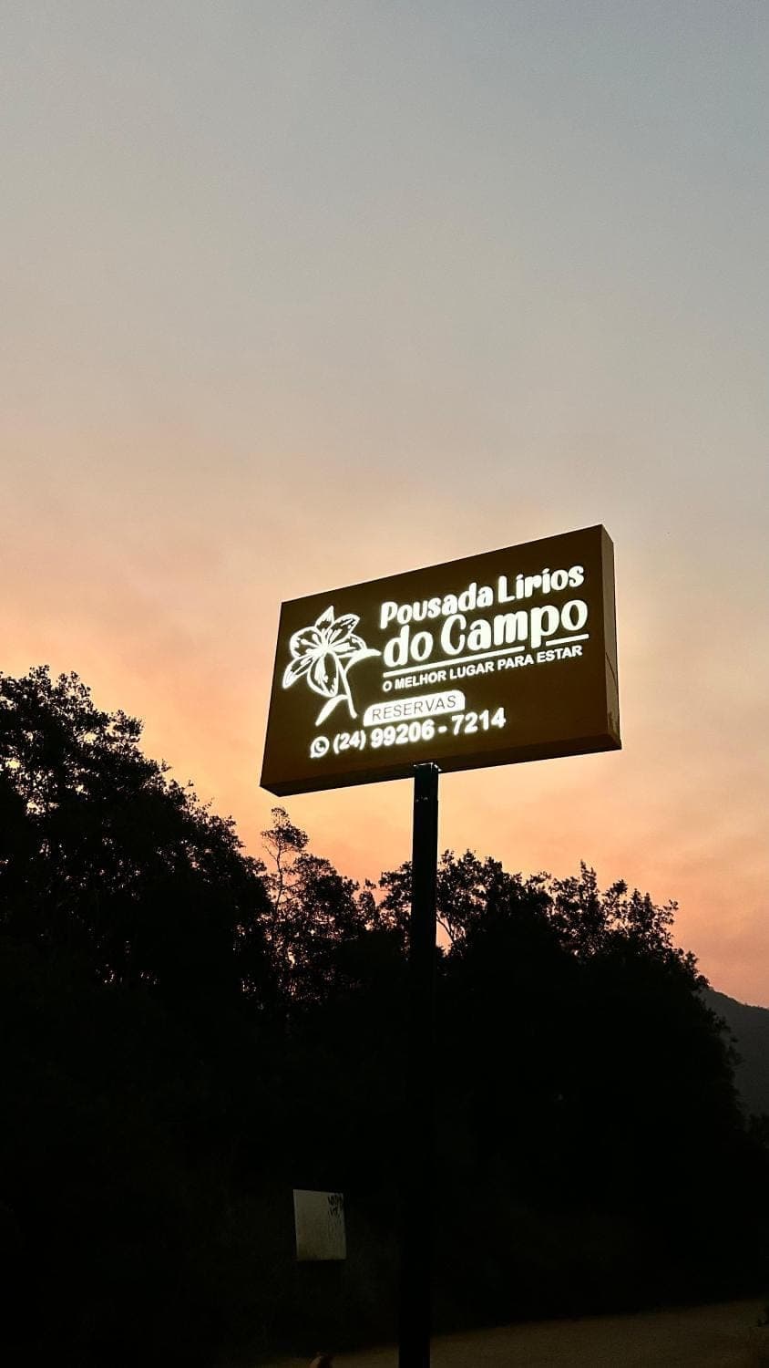 Day, Property logo or sign, Natural landscape, Logo/Certificate/Sign, Street view, Sunset