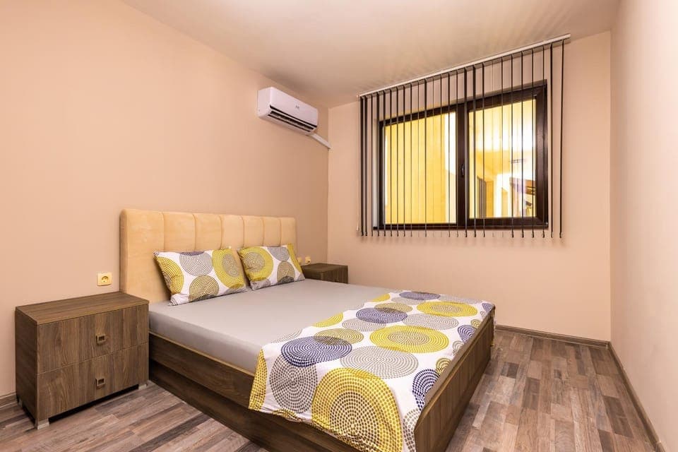 Bed, Photo of the whole room, Bedroom, air conditioner
