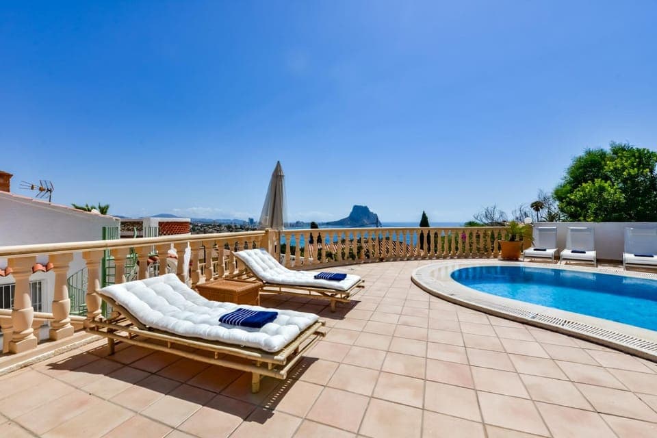 View (from property/room), Balcony/Terrace, Swimming pool, sunbed
