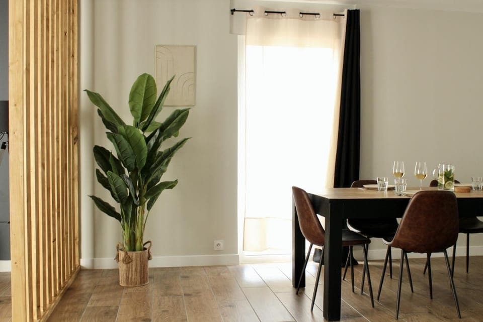 Living room, Dining area