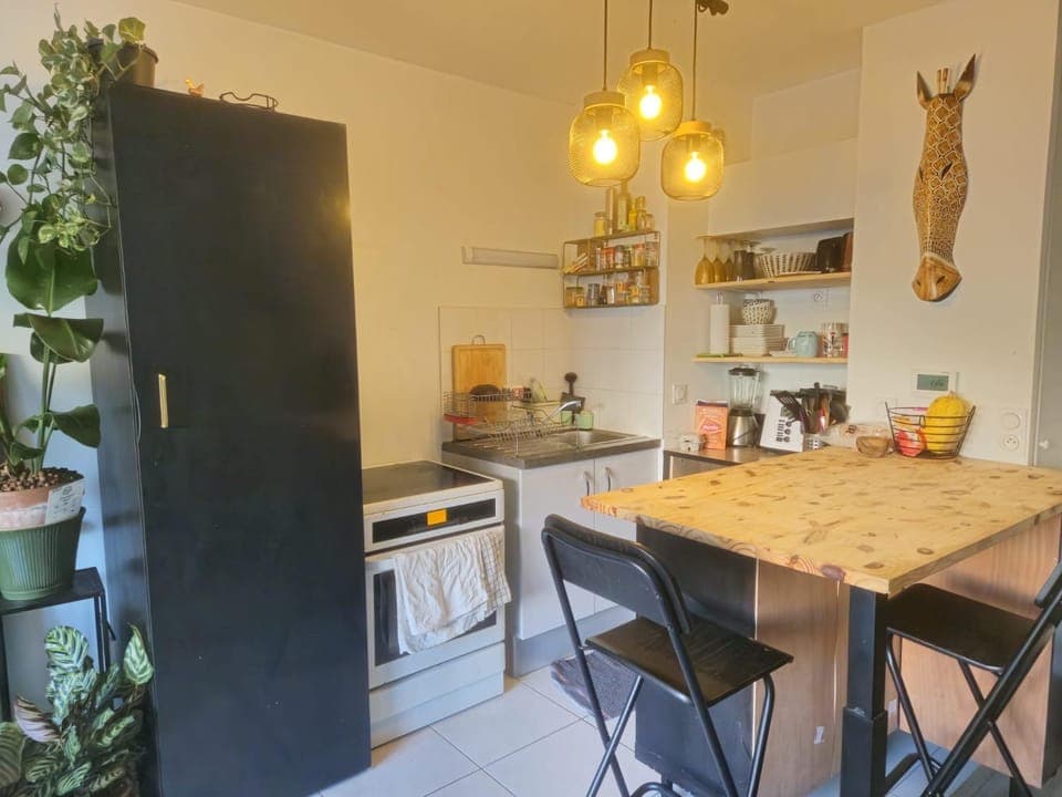 Kitchen or kitchenette, Dining area, oven, stove, toaster