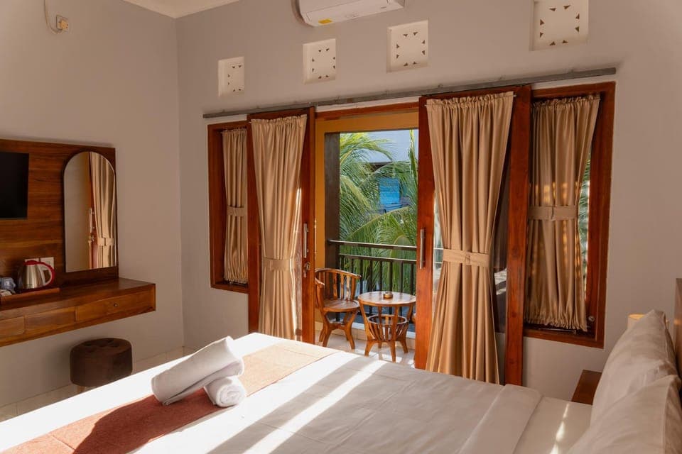 Bed, View (from property/room), Balcony/Terrace, Seating area, Bedroom