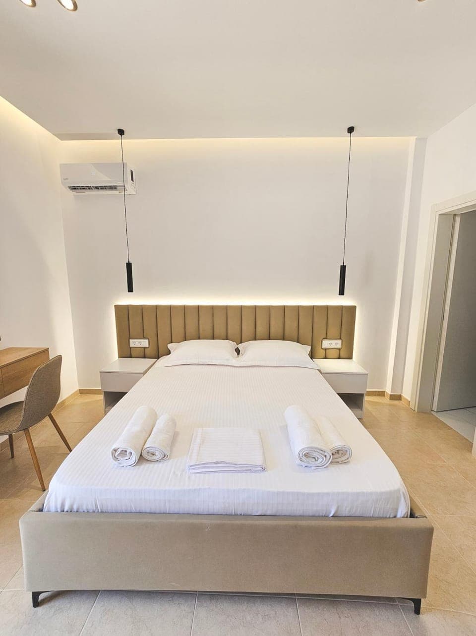 Bed, Living room, Photo of the whole room, Bedroom, towels, wardrobe