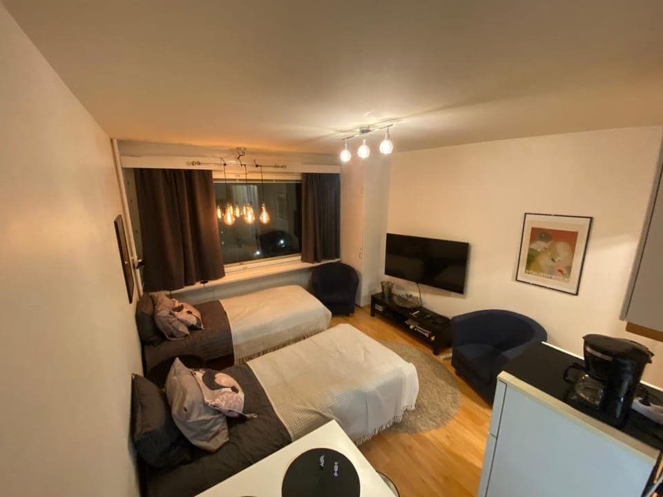 Bed, TV and multimedia, Photo of the whole room