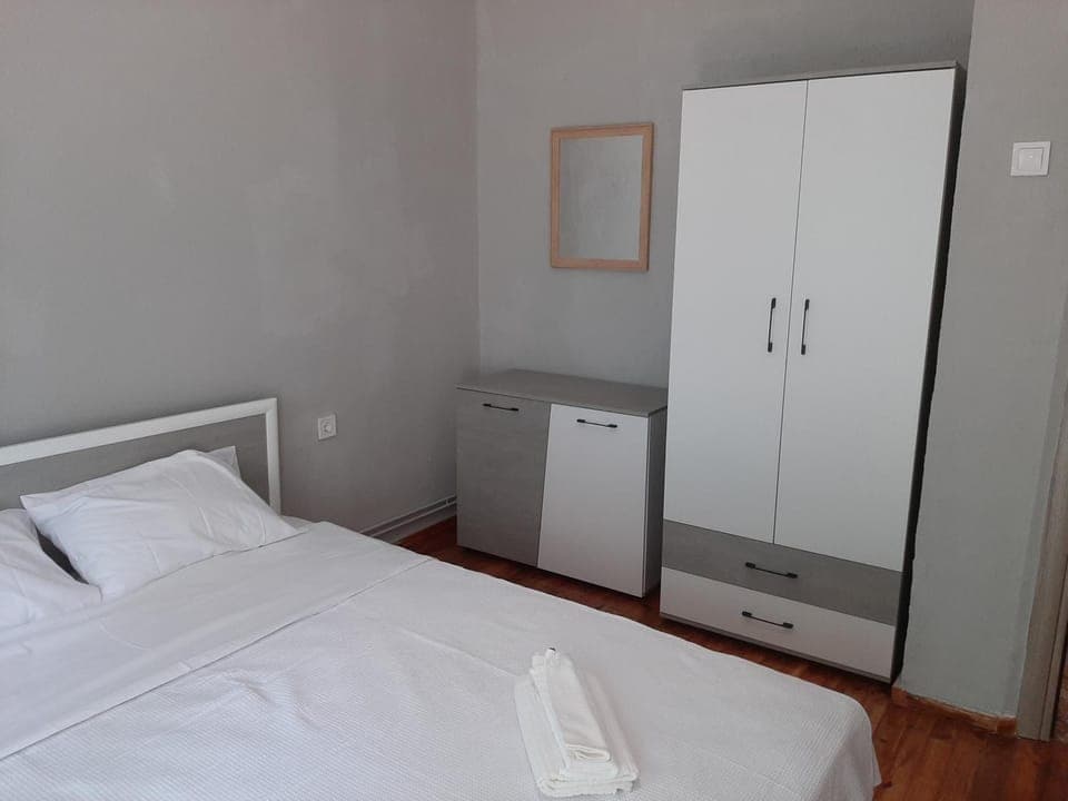 Bed, Bedroom, wardrobe