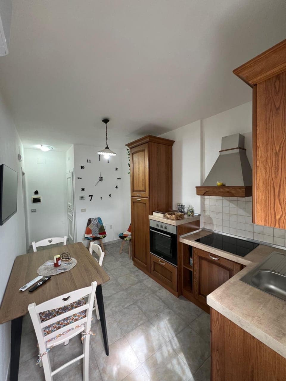Kitchen or kitchenette, Dining area, oven, pet friendly, stove
