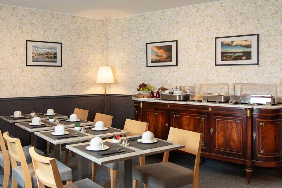 Breakfast, Buffet breakfast