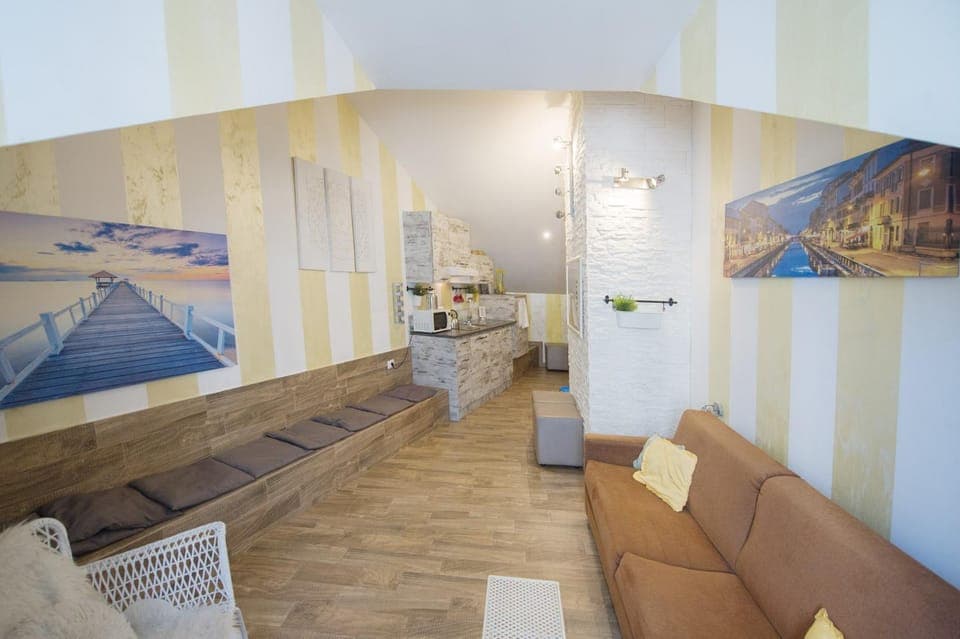 Living room, Photo of the whole room, Seating area