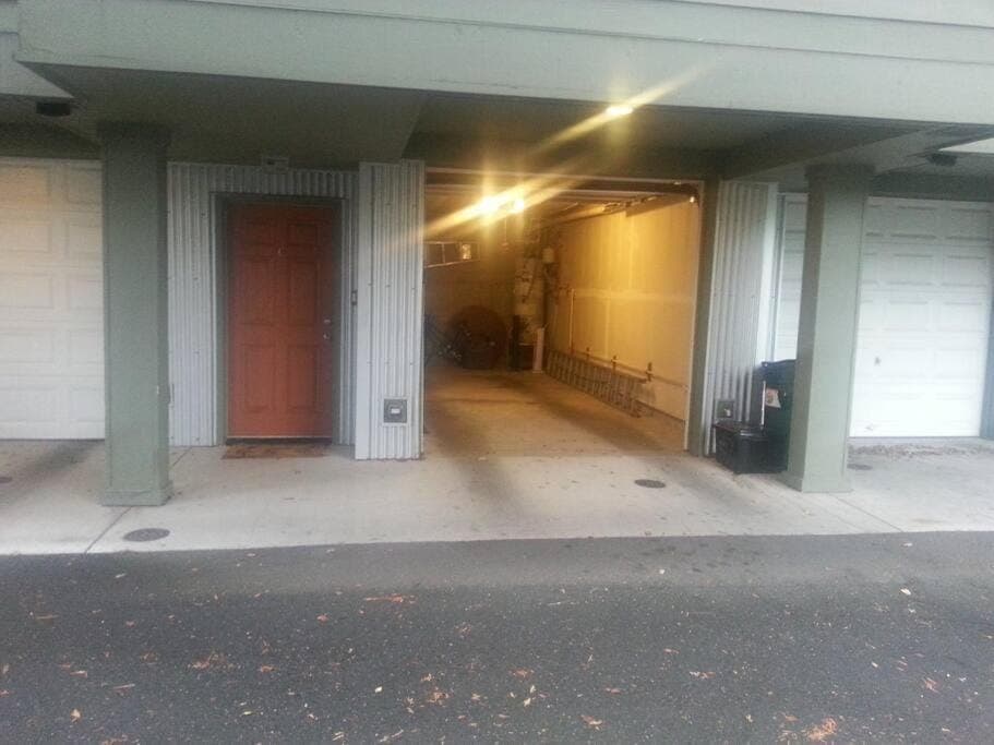 Facade/entrance, Parking