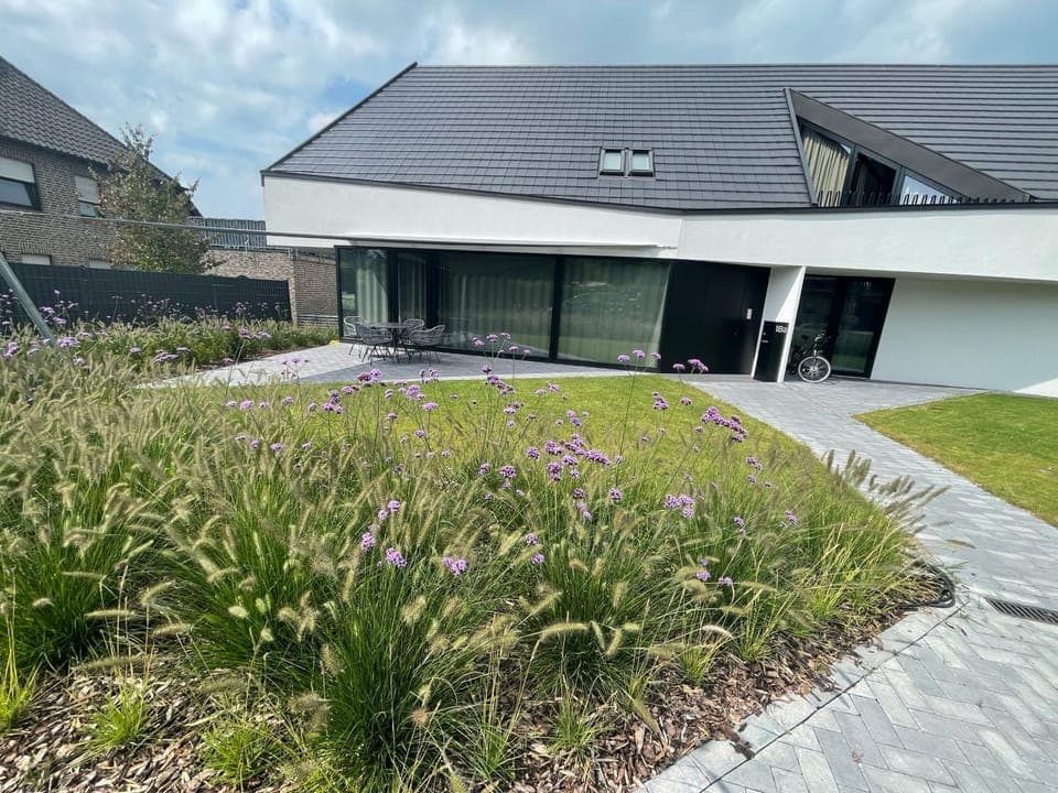 Property building, Garden