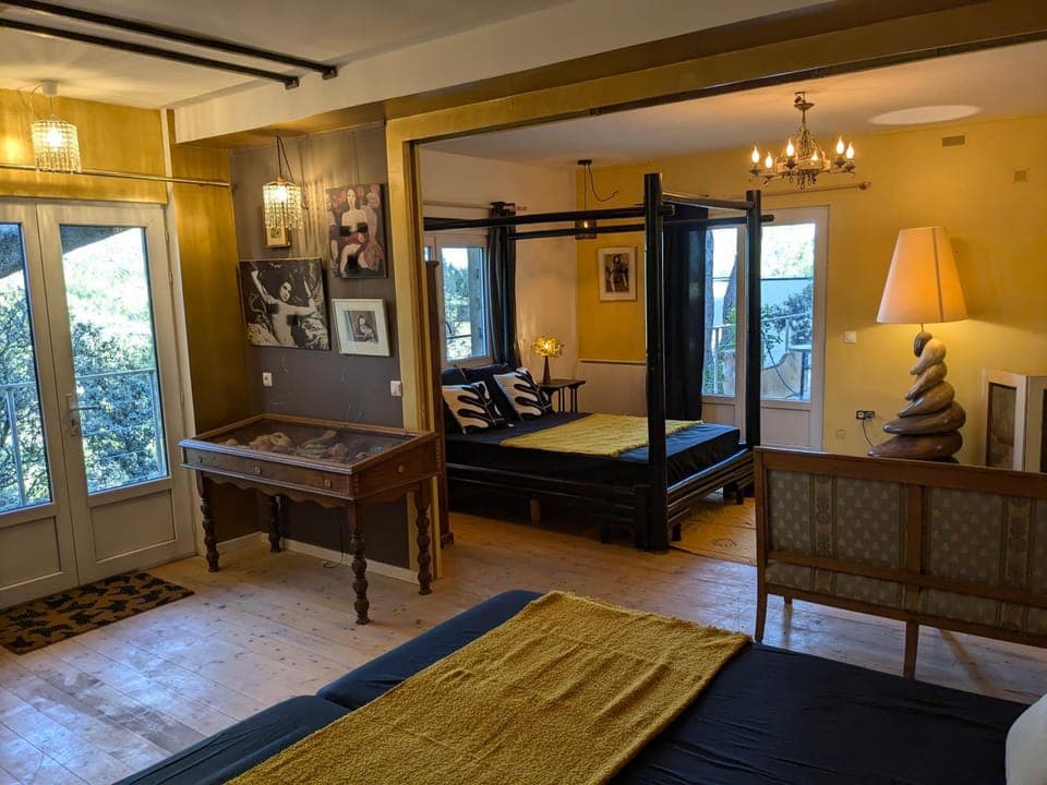 Bed, Photo of the whole room, Bedroom