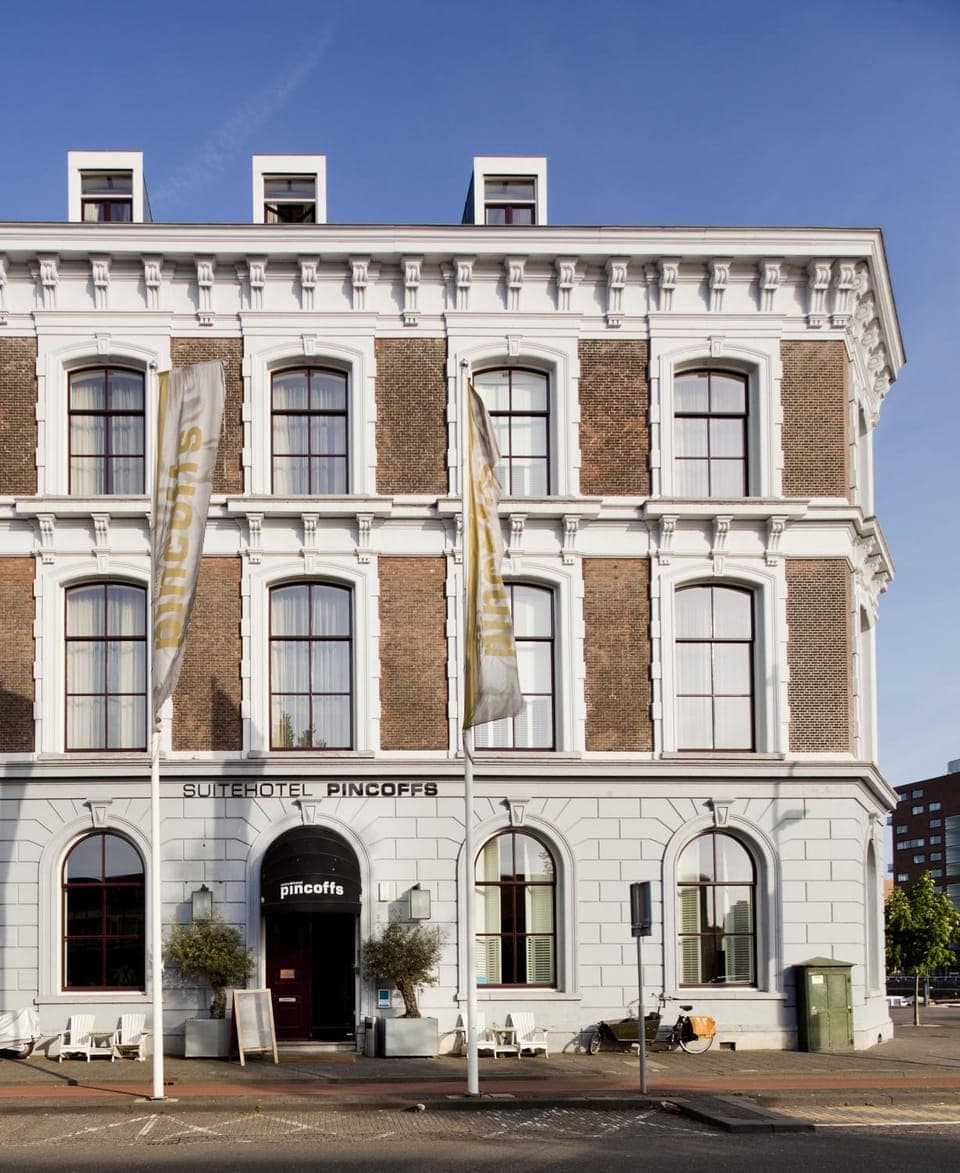 Property building, Facade/entrance