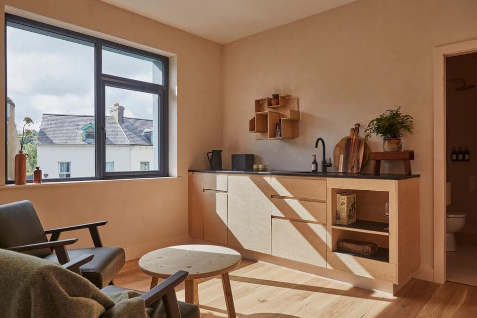 Kitchen or kitchenette, Living room