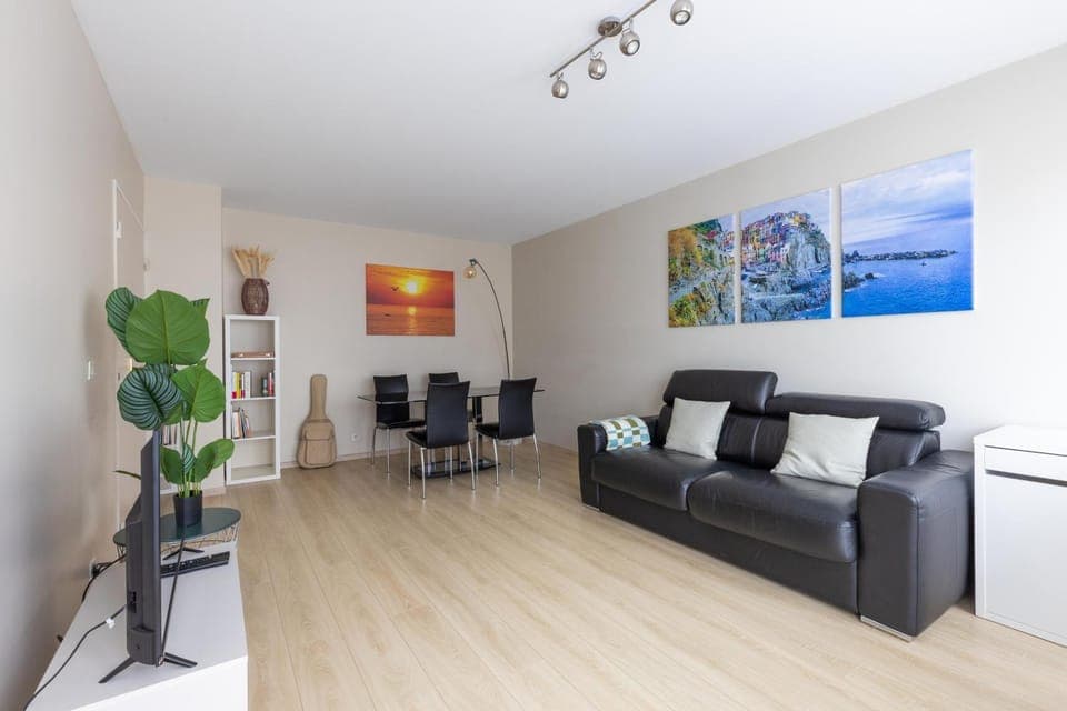 TV and multimedia, Living room, Seating area