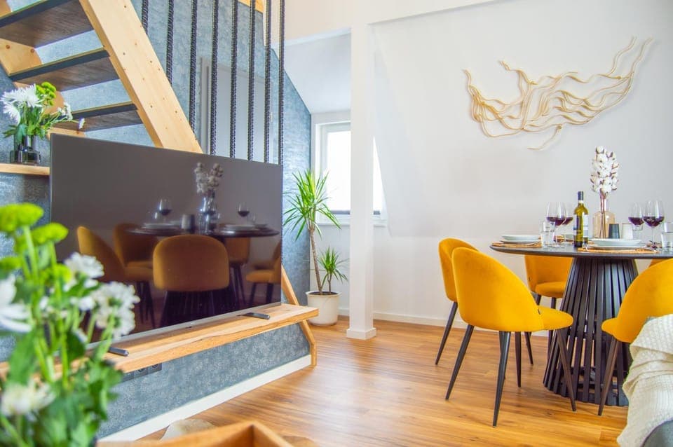 TV and multimedia, Living room, Dining area