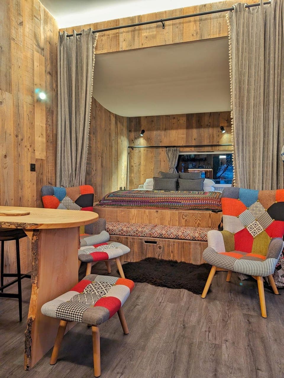 Living room, Seating area, Dining area