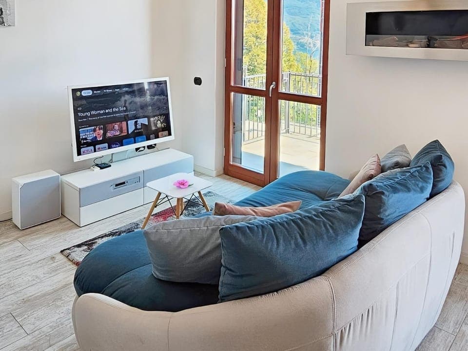 TV and multimedia, Living room, Seating area