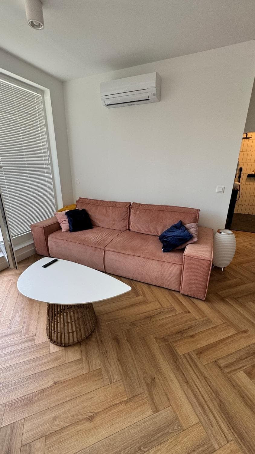 Bed, Living room, air conditioner