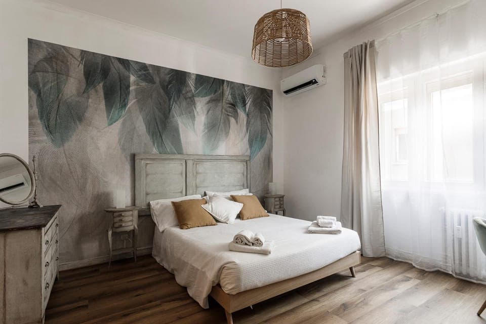 Photo of the whole room, Bedroom, air conditioner