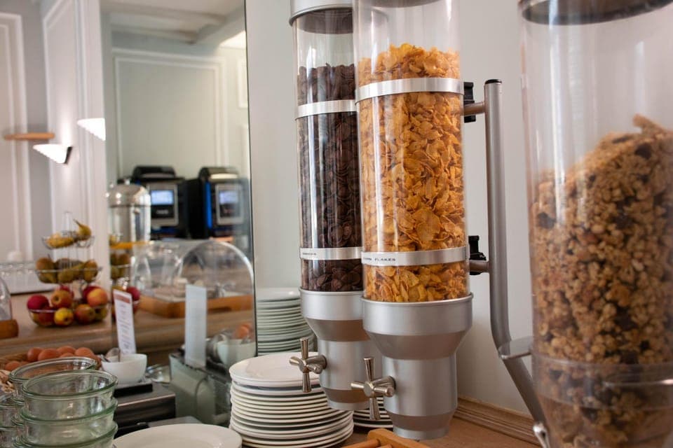 Food and drinks, Breakfast, Continental breakfast