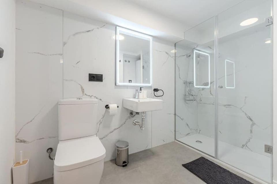 Shower, Toilet, Bathroom