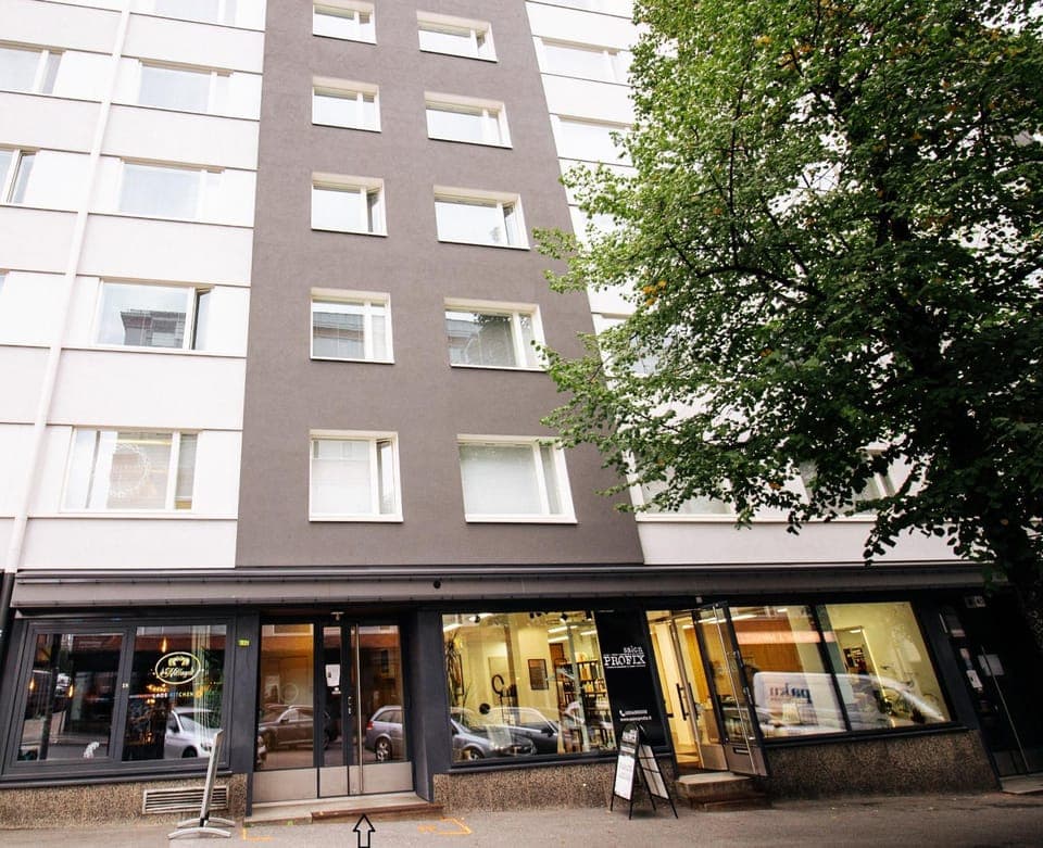 Property building, Facade/entrance, Day