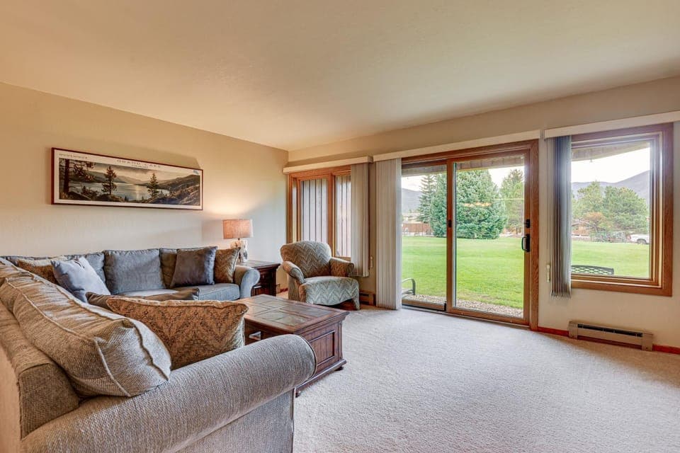 Steps to Shadow Mountain Lake: Grand Lake Condo House in Grand Lake