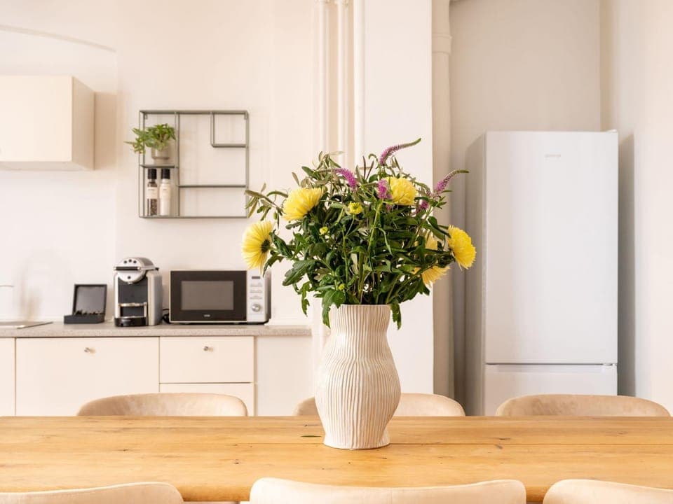 Dining area, kitchen