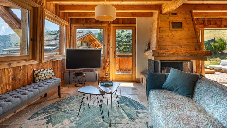 TV and multimedia, Living room, Seating area, fireplace