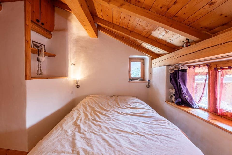 Property building, Living room, Bedroom