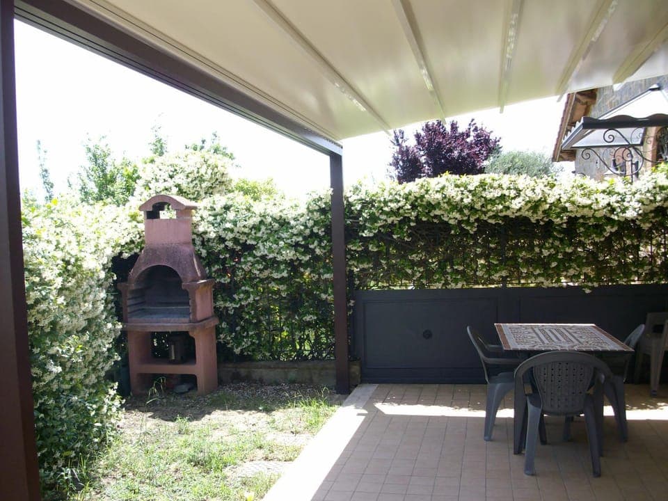 Patio, Day, BBQ facilities, Garden, Living room, Garden view, hair dresser
