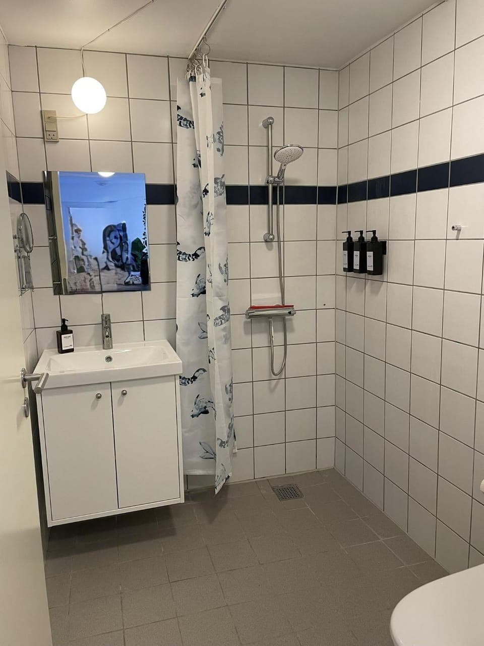 Shower, Toilet, Bathroom, towels