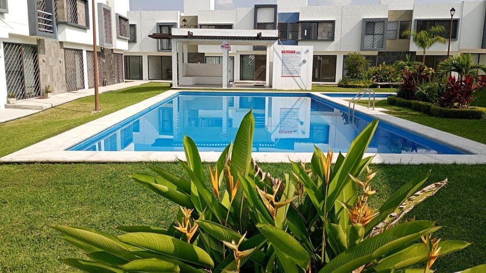 Property building, Swimming pool