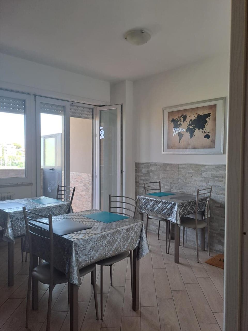 Dining area, Communal kitchen