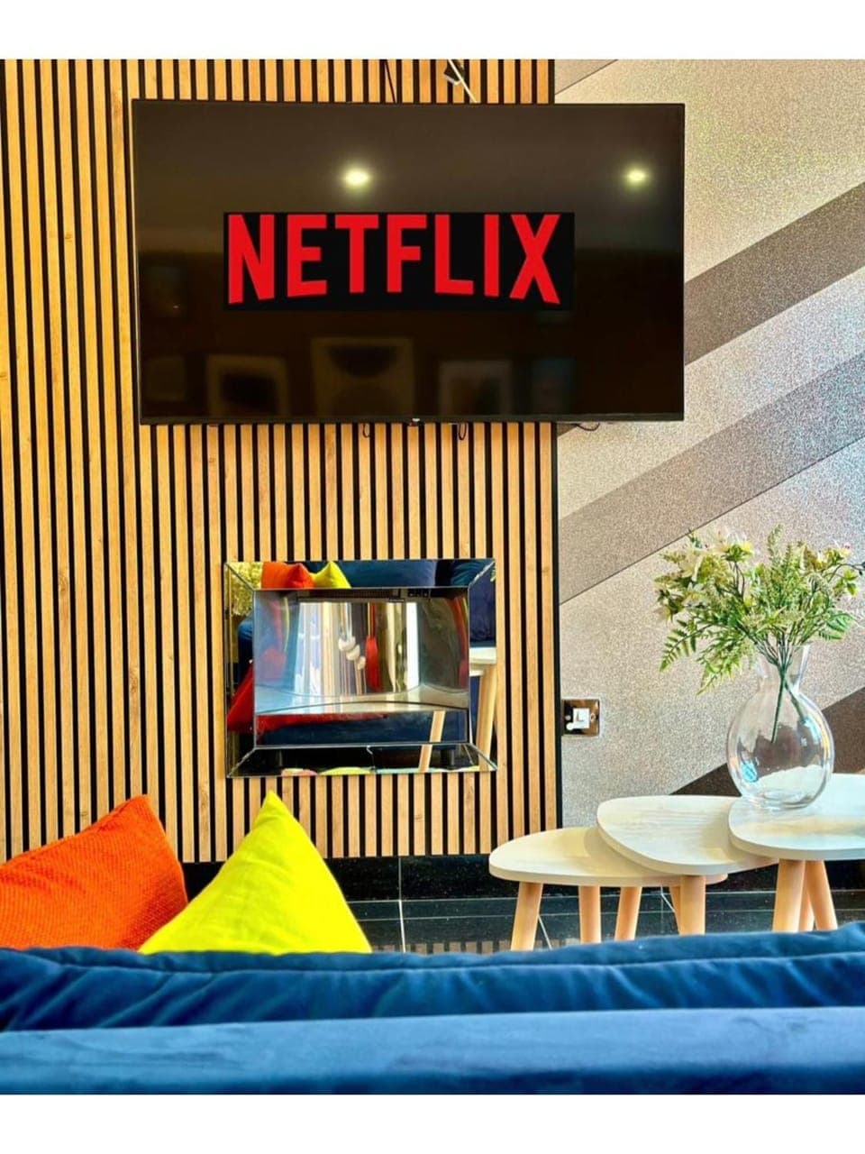 Communal lounge/ TV room, TV and multimedia, Seating area