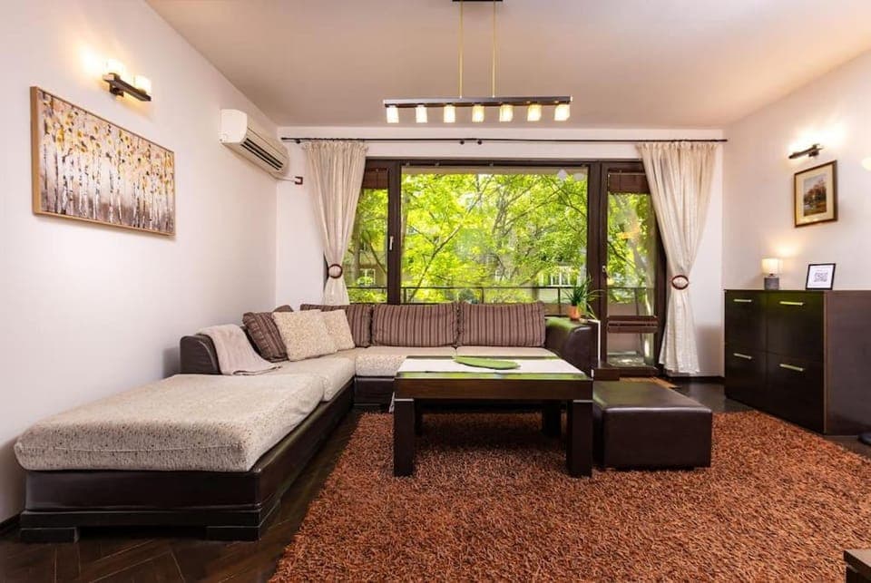 Living room, Photo of the whole room, Seating area