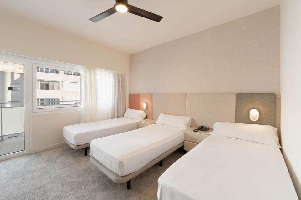 Bed, View (from property/room), Balcony/Terrace