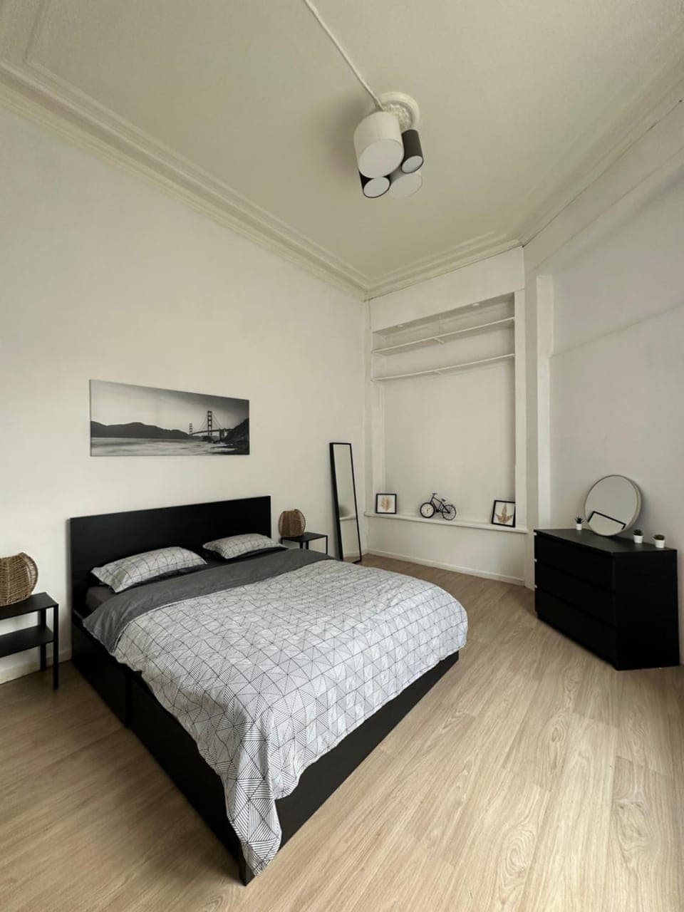 Bed, Photo of the whole room, Bedroom