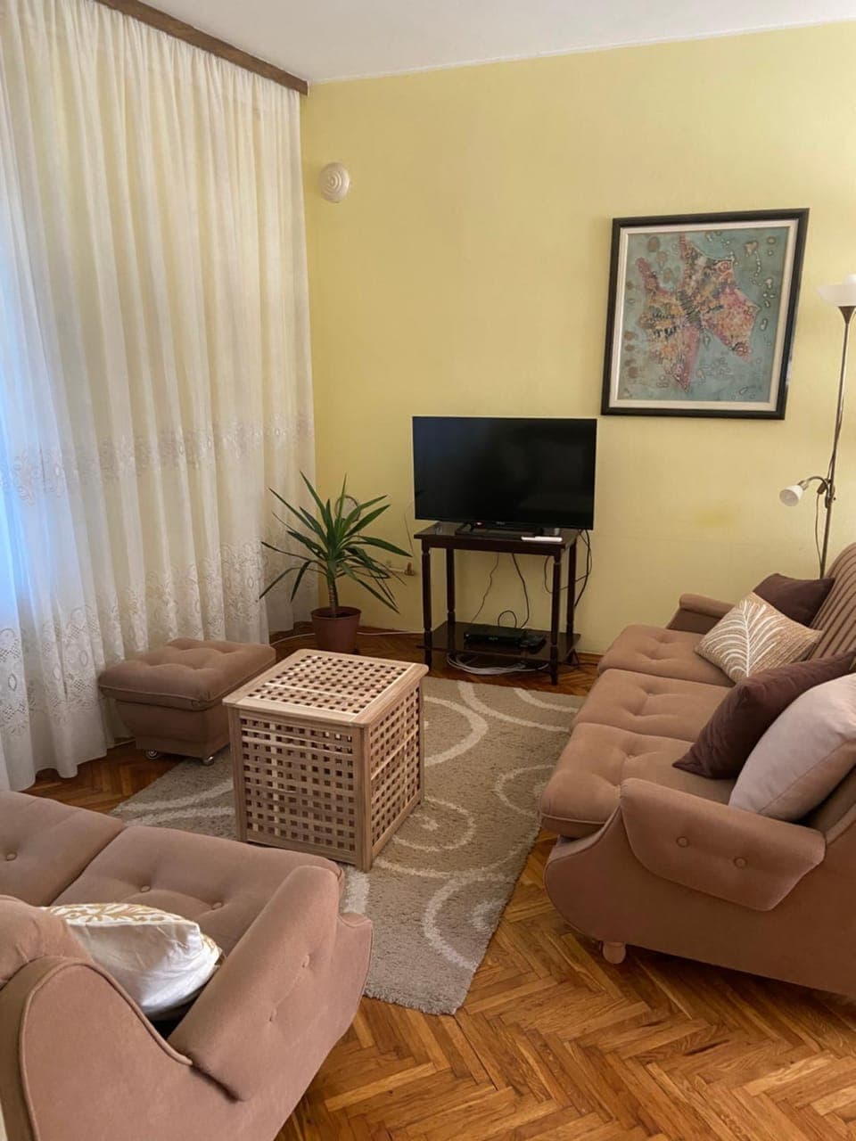 TV and multimedia, Seating area, Evening entertainment