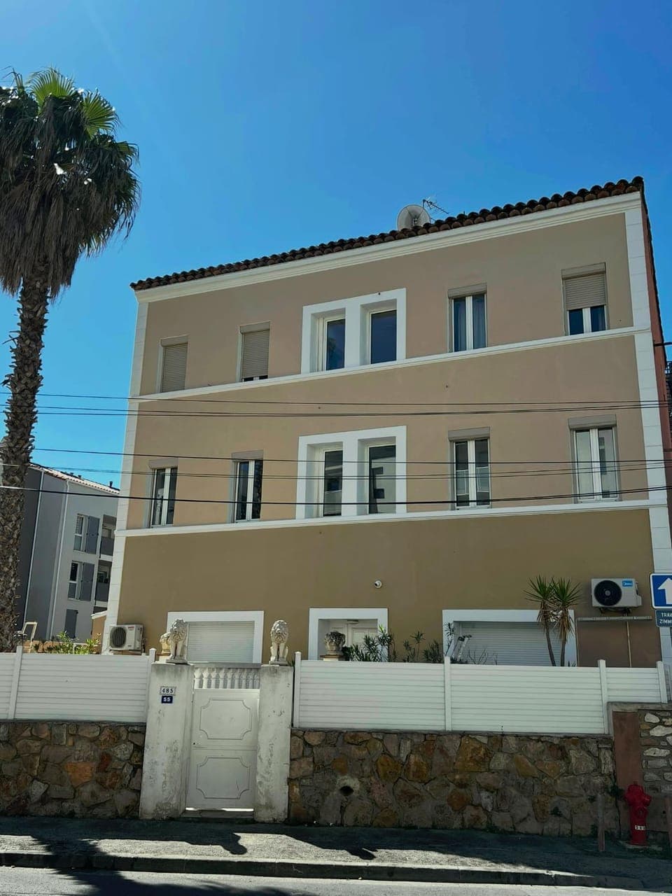 Property building, Facade/entrance