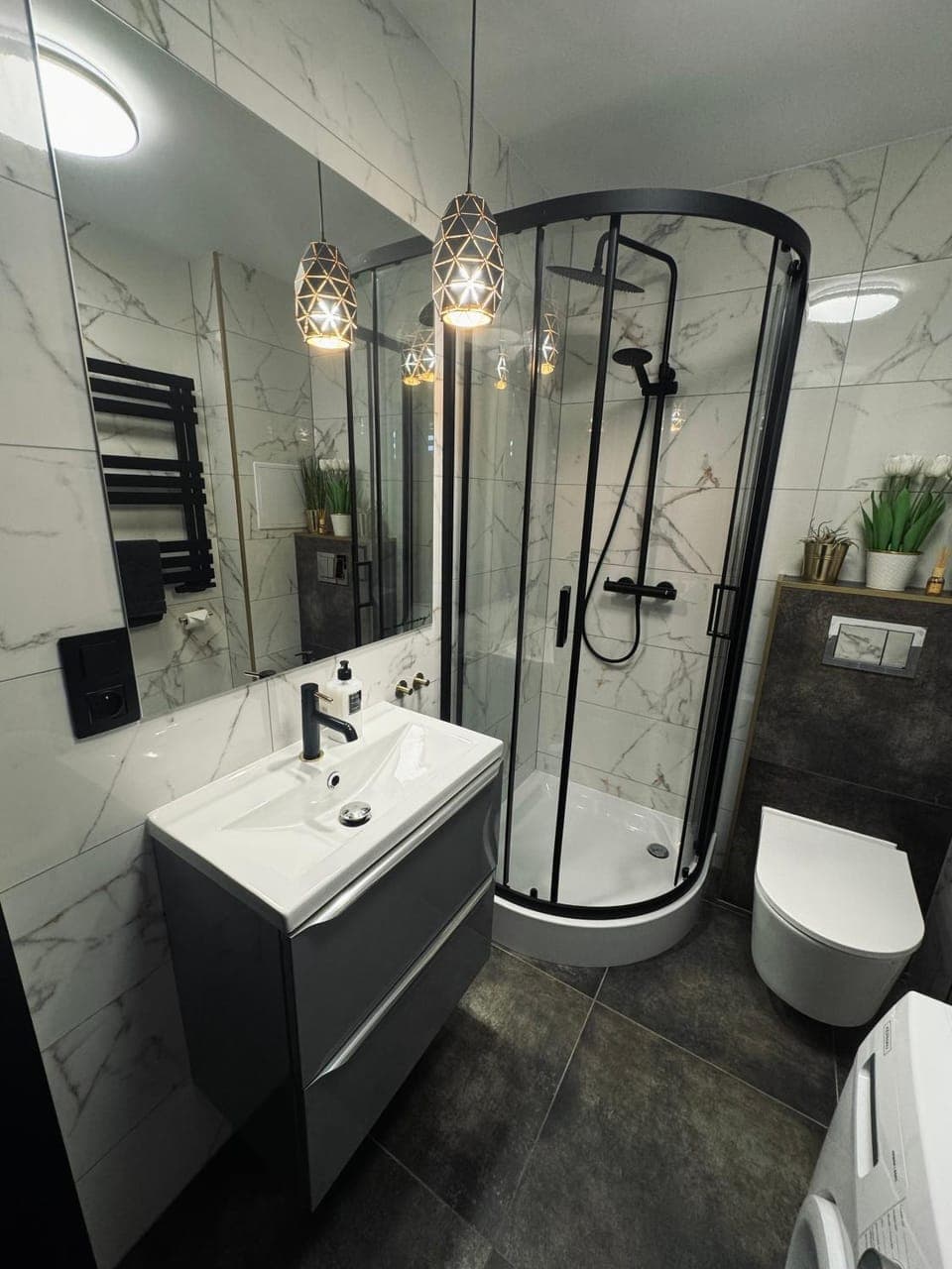 Shower, Bathroom, towels