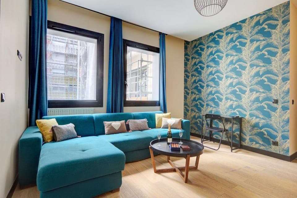 Living room, Seating area