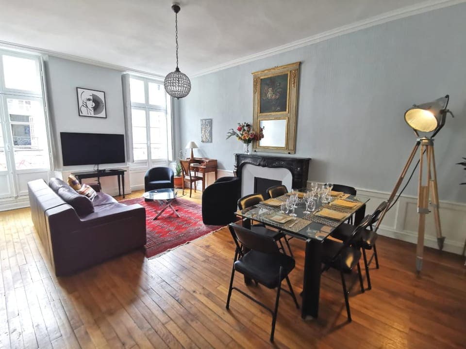 TV and multimedia, Living room, Dining area